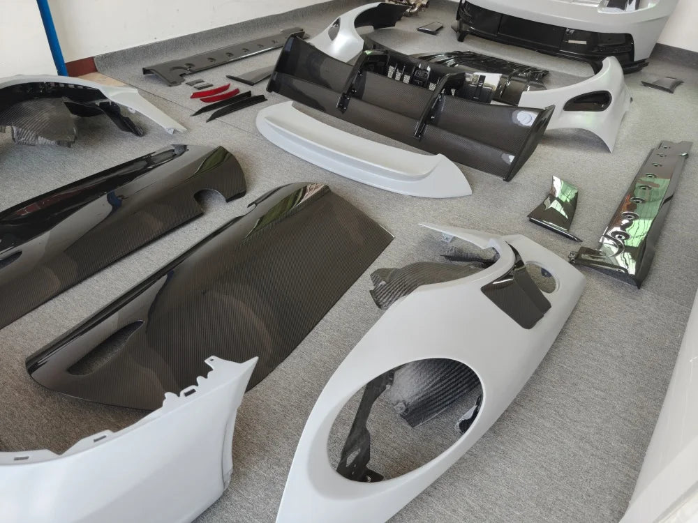 LuxRide™ 911 992 Upgraded GT3RS Dry Carbon Fiber Body Kit