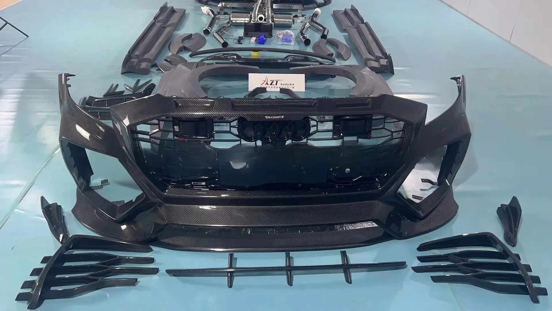 LuxRide™ Dry carbon body kit AUDI Q8 SQ8